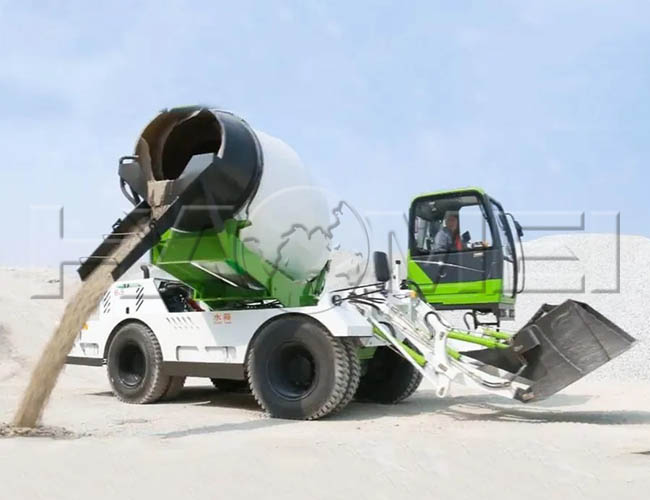 شاحنة خلط خرسانة ذاتية التحميل سعة 4.0 متر مكعب مزودة بنظام وزن