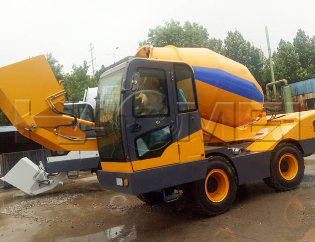 احتياطات استخدام شاحنة خلط الخرسانة ذاتية التحميل